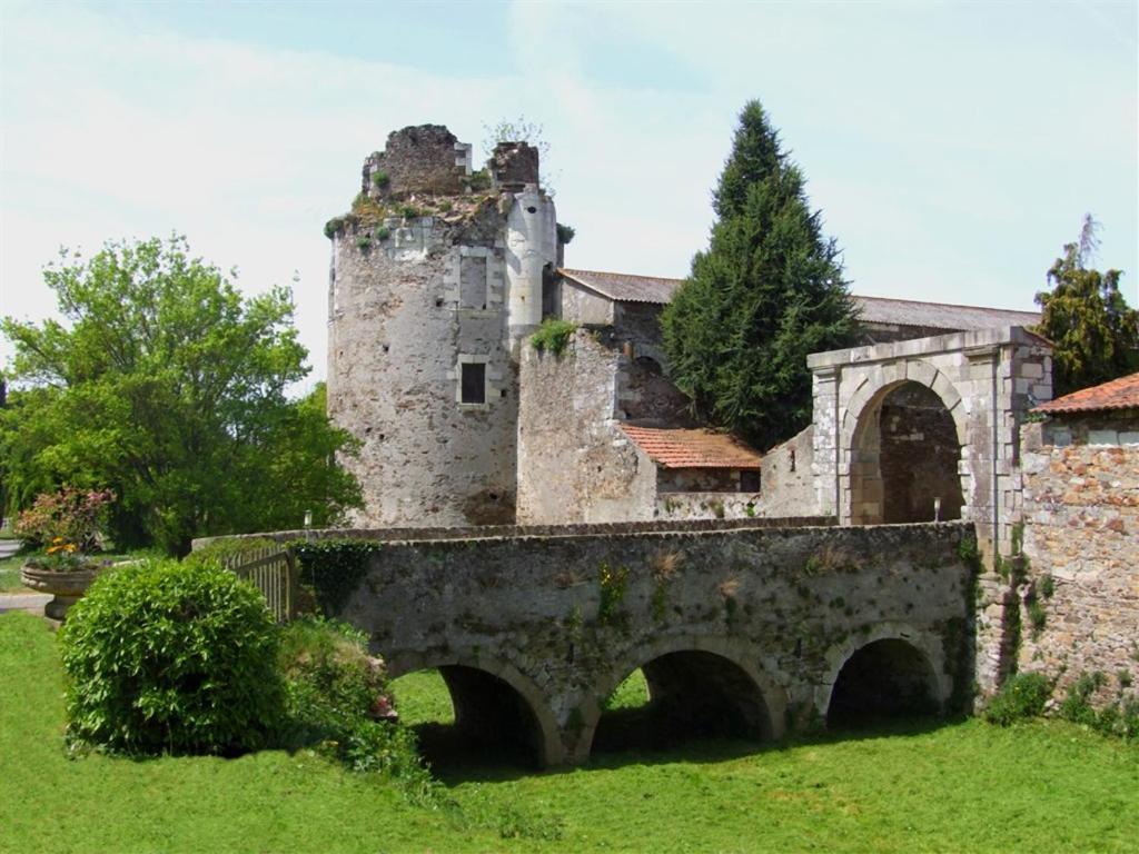 Chateau De La Galissonniere Le Pallet Luaran gambar
